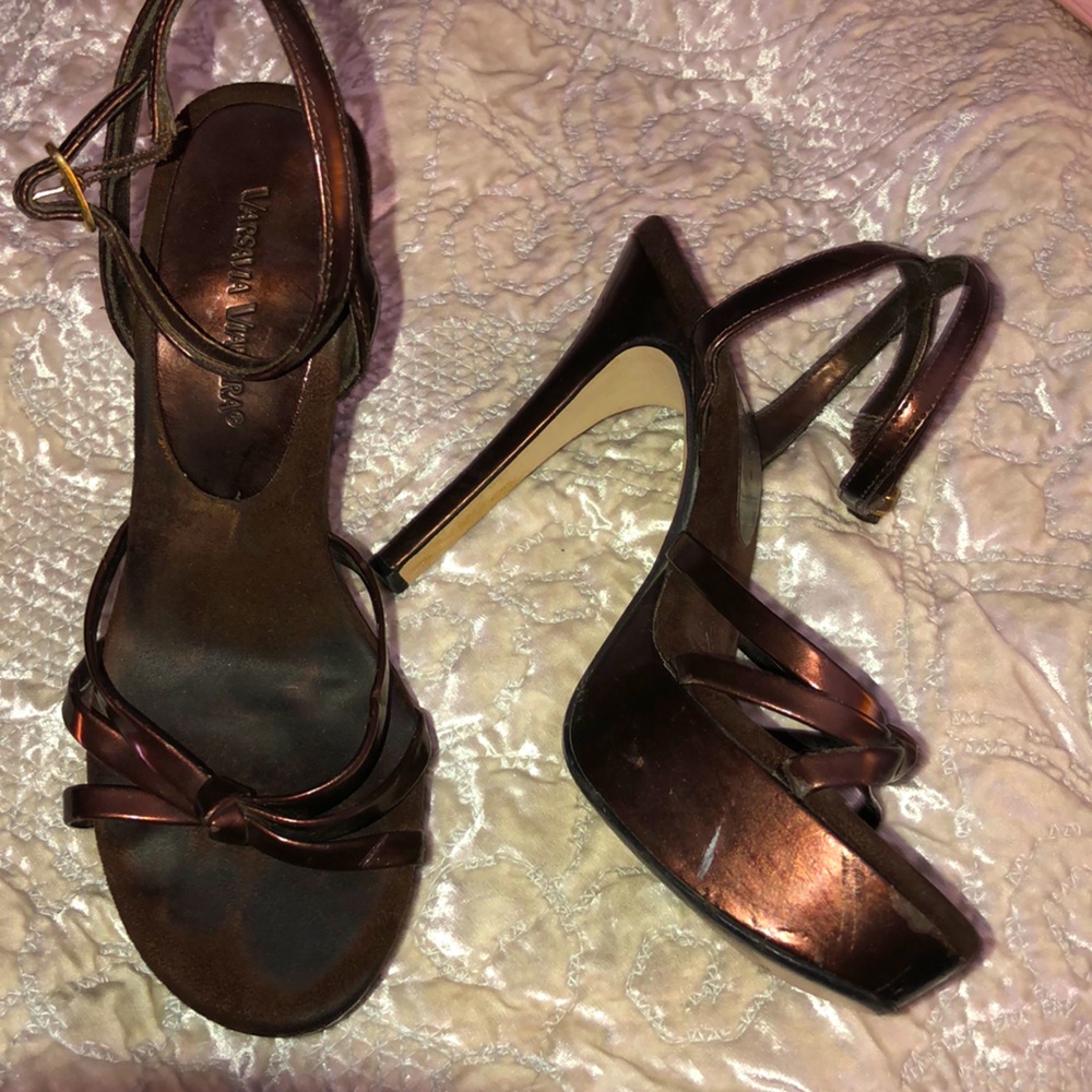 Pretty Brown Bronze Platform Sandals size 5
